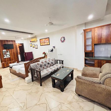 Hauz Khas Villa Ню Делхи Екстериор снимка