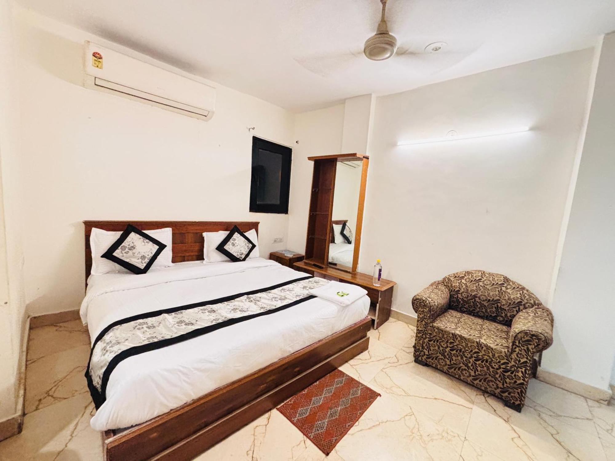 Hauz Khas Villa Ню Делхи Екстериор снимка