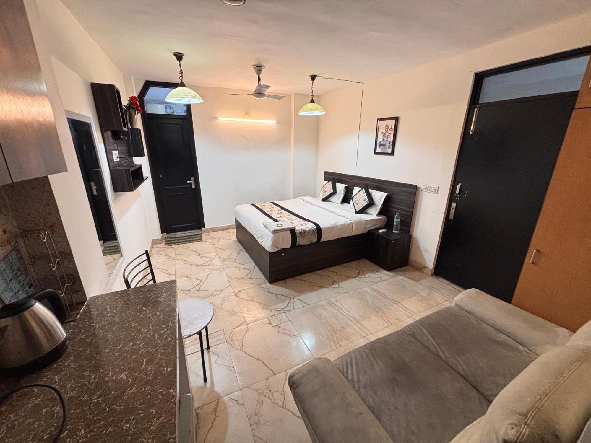 Hauz Khas Villa Ню Делхи Екстериор снимка