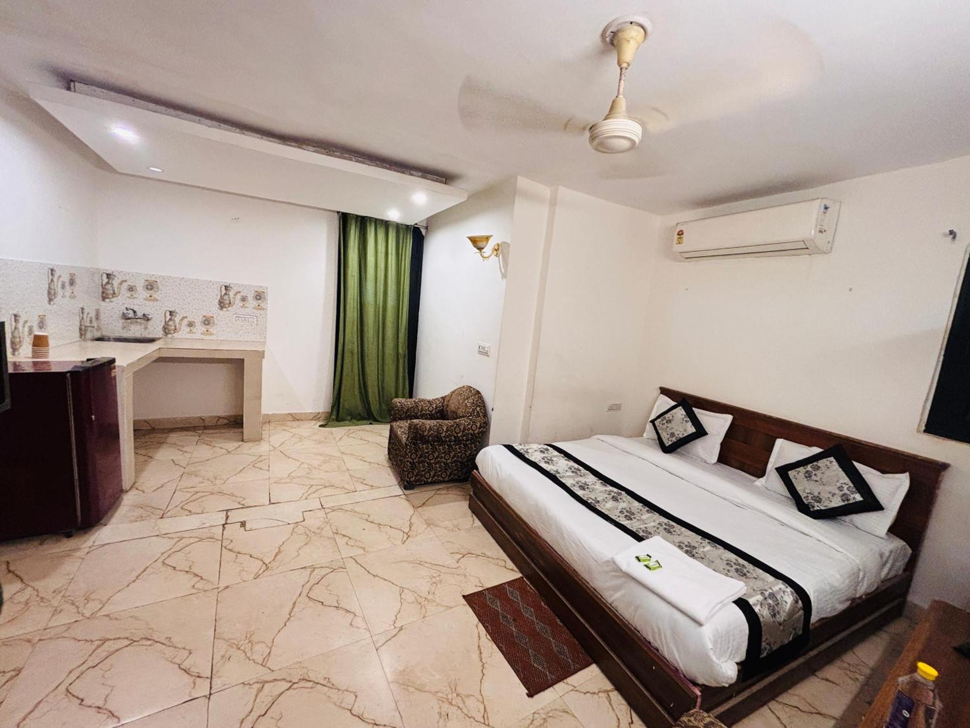 Hauz Khas Villa Ню Делхи Екстериор снимка