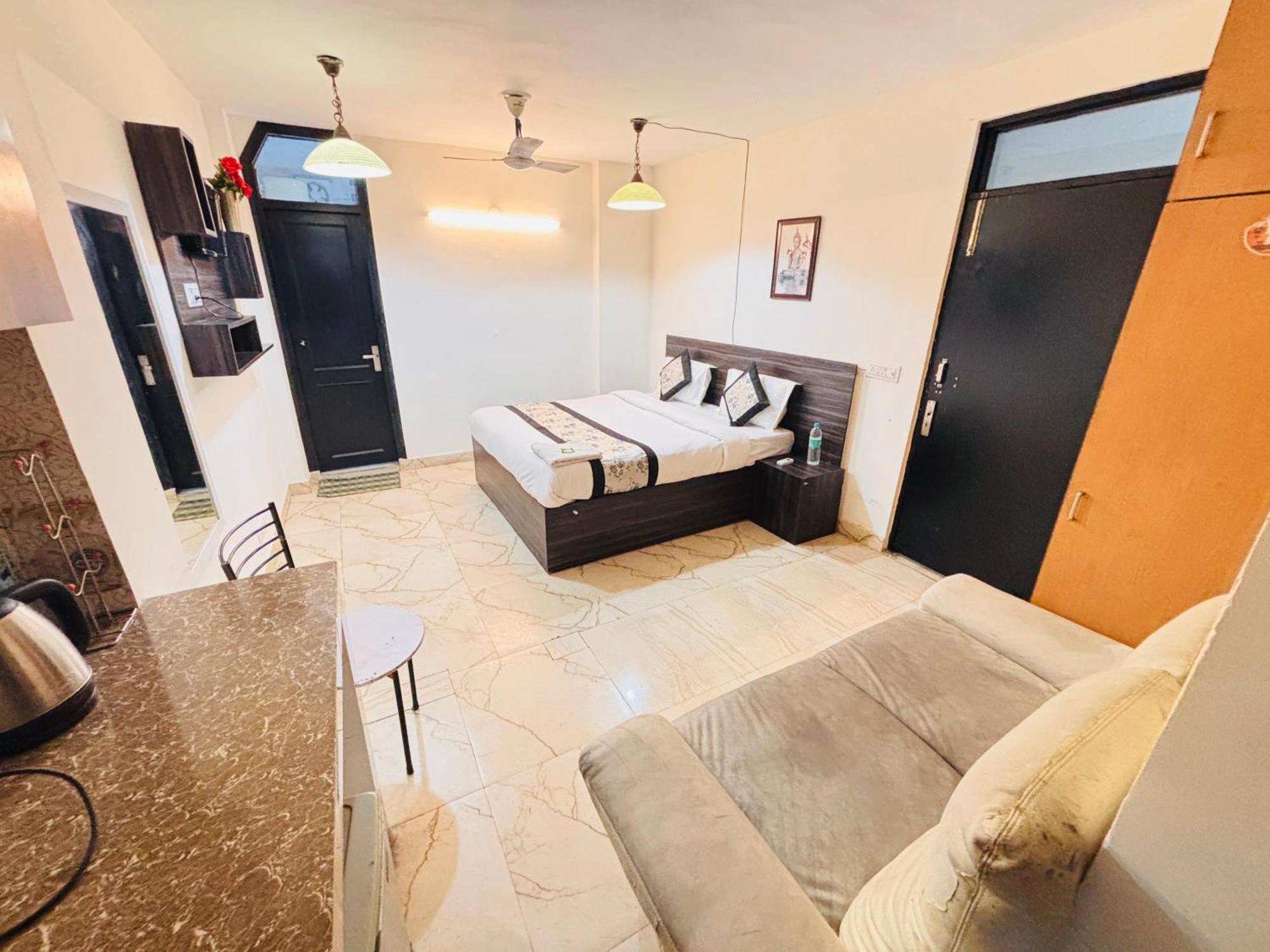 Hauz Khas Villa Ню Делхи Екстериор снимка