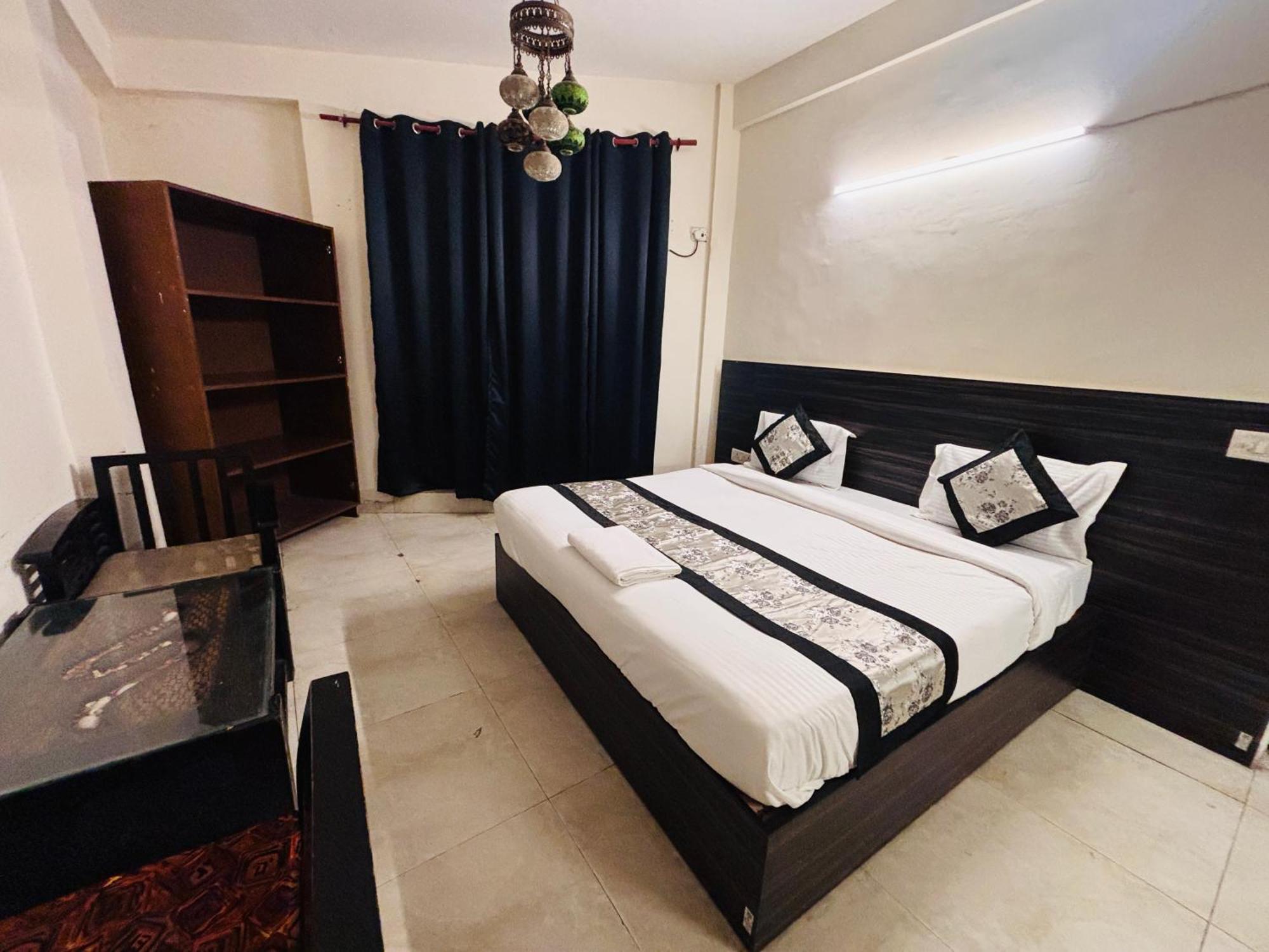 Hauz Khas Villa Ню Делхи Екстериор снимка