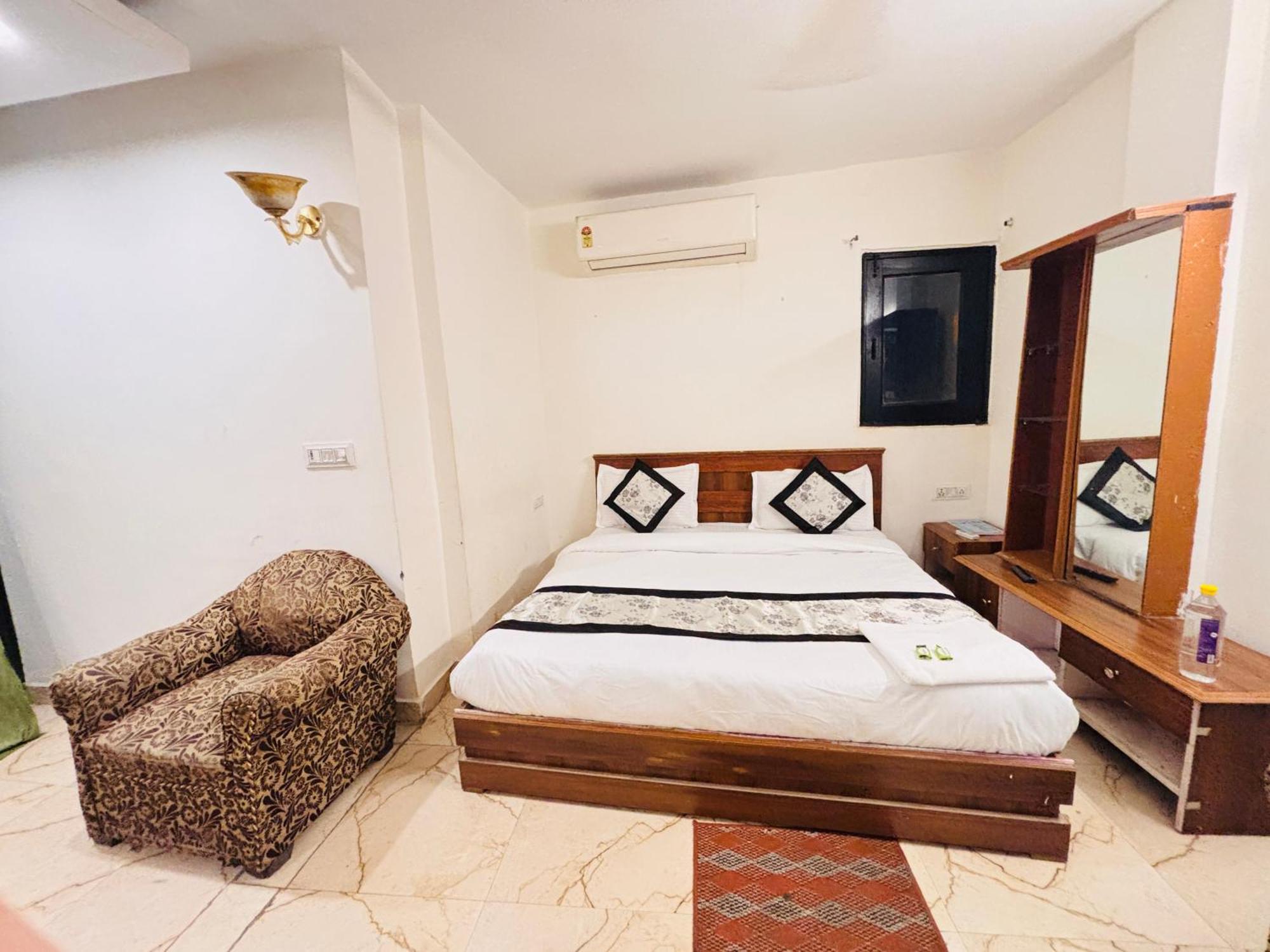 Hauz Khas Villa Ню Делхи Екстериор снимка