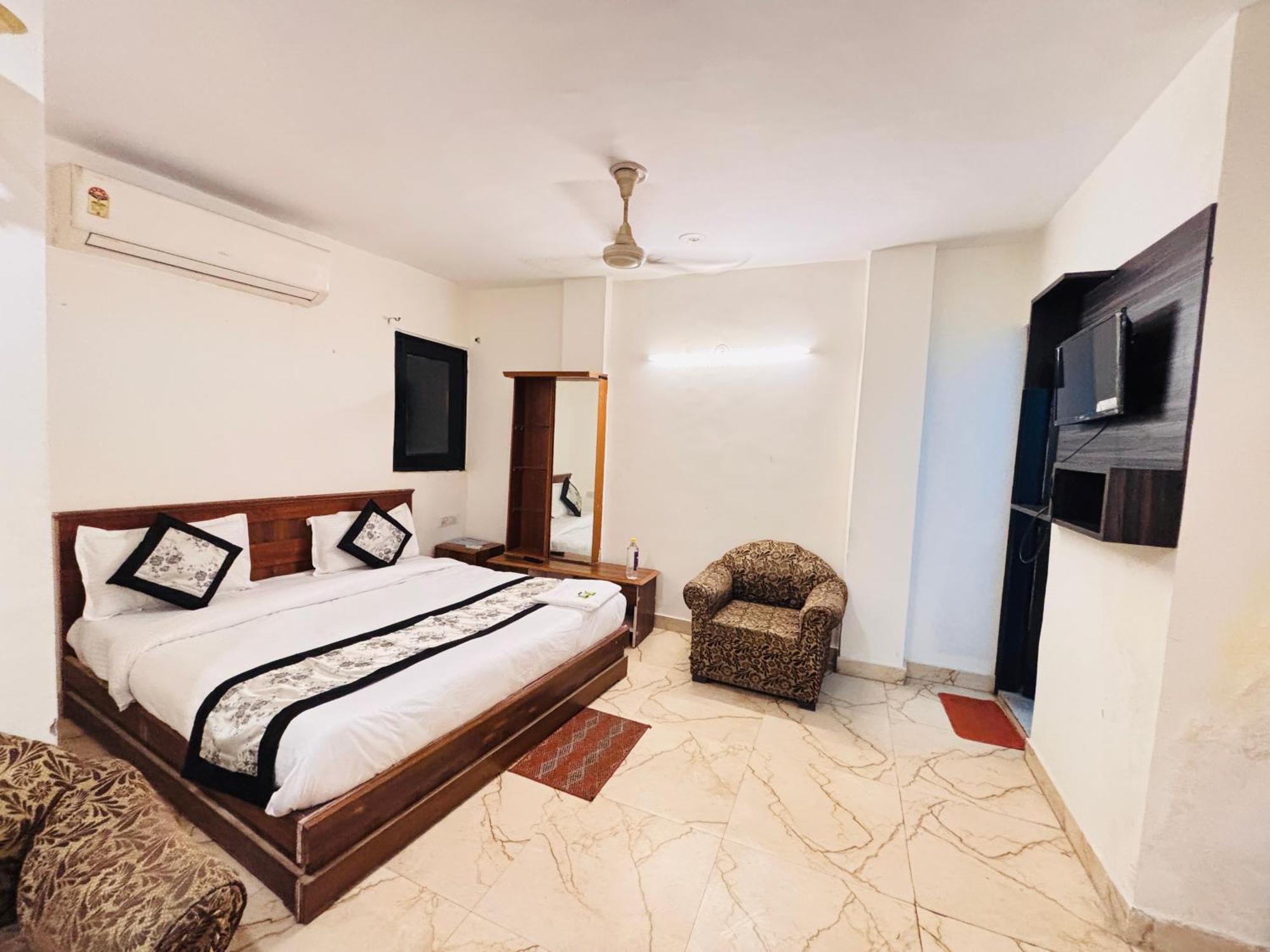 Hauz Khas Villa Ню Делхи Екстериор снимка