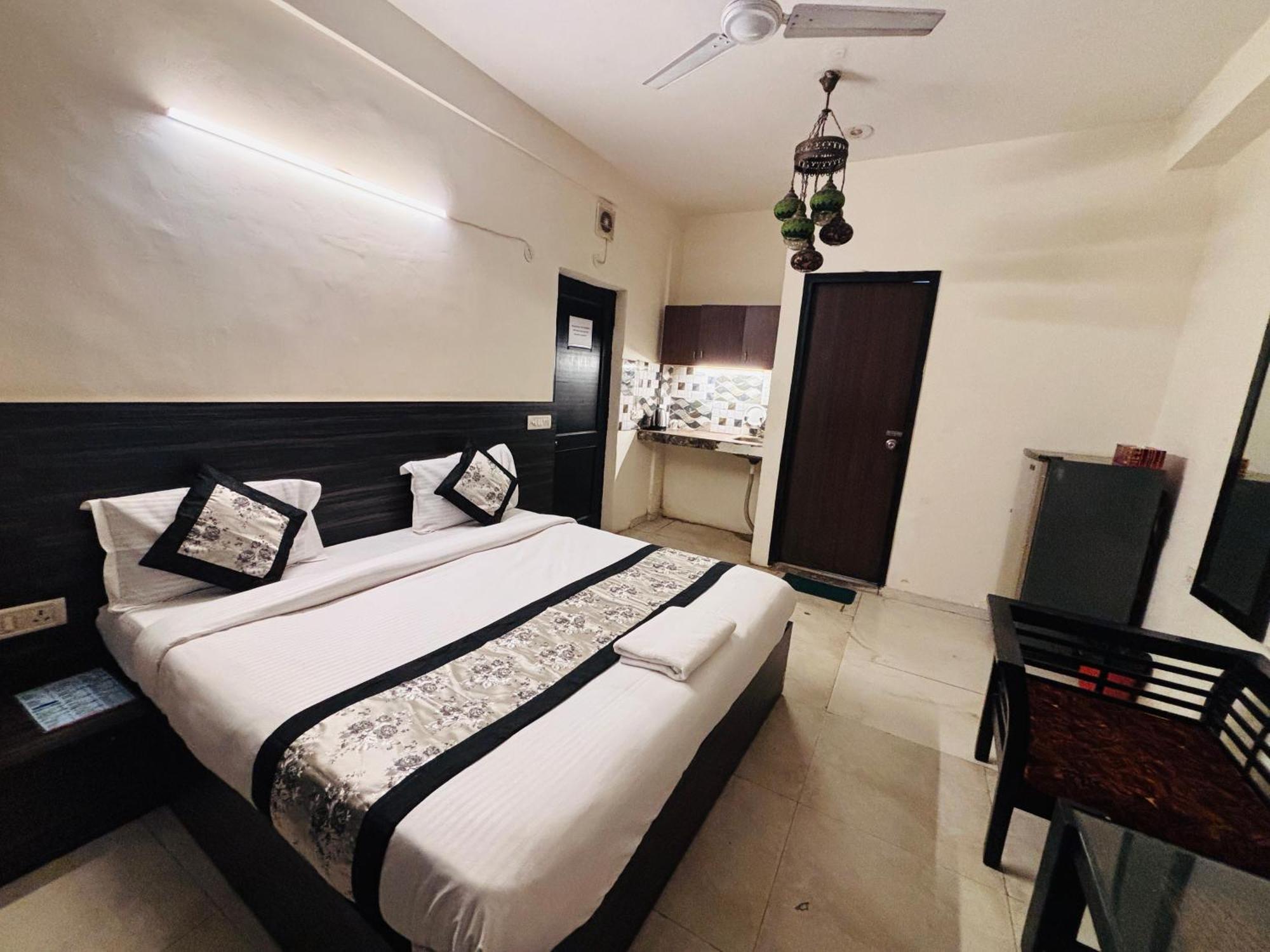 Hauz Khas Villa Ню Делхи Екстериор снимка