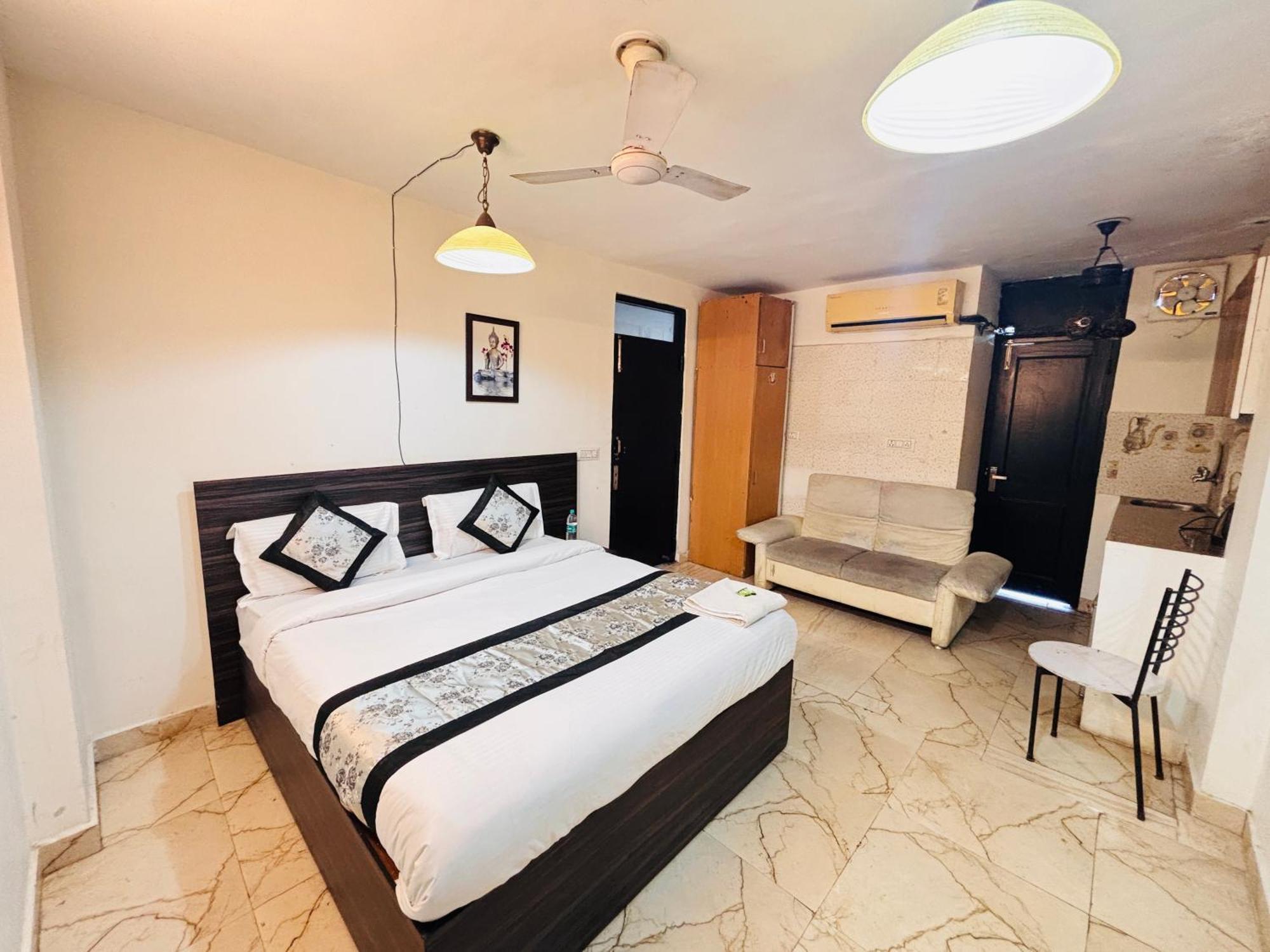 Hauz Khas Villa Ню Делхи Екстериор снимка